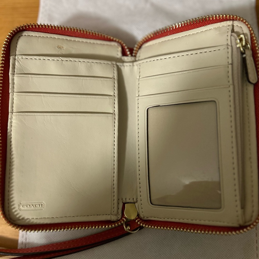 Coach wristlet - Picture 7 of 7